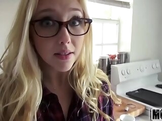 Blonde Tiro Spied on away from Webcam dusting starring Samantha Rone - Mofos.com